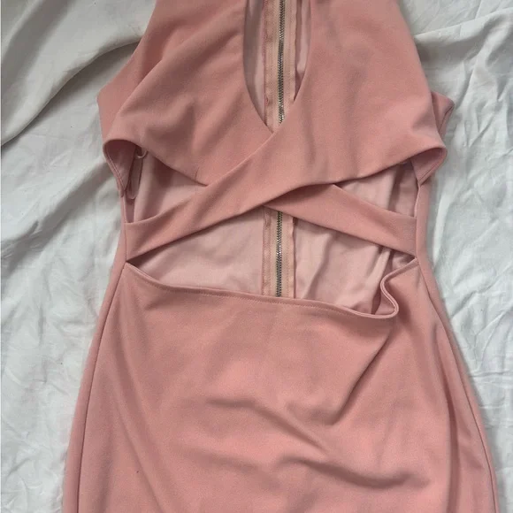 Blush pink cutout mini dress with zipper back - Picture 2 of 4